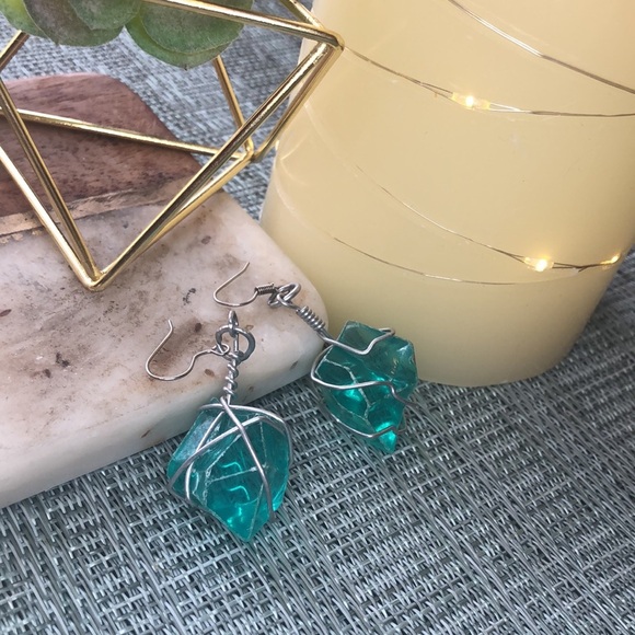 #95 Handmade Puerto Rican Turquoise Crystal Earrings 🌺 - Picture 5 of 12